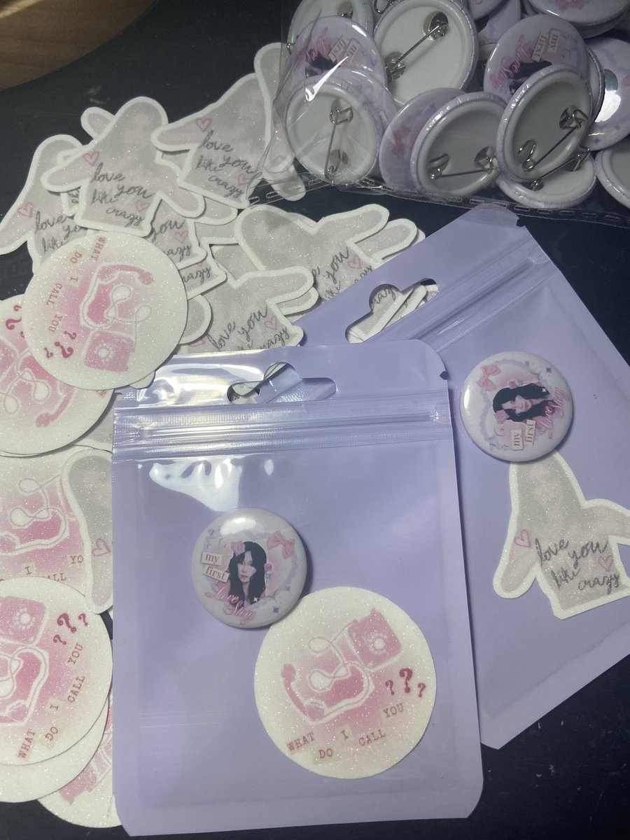 zvldrizes's tweet photo. A little something for my fellow SONEs to get during the #TAEYEON_TheTENSE_in_MANILA π₯°β¨
πPresent at event area: 3:30PM
π 1:1 ratio; open for trades
π For ticketholders only πΈ
#freebies #taengcon https://t.co/DCNi7sIE0C