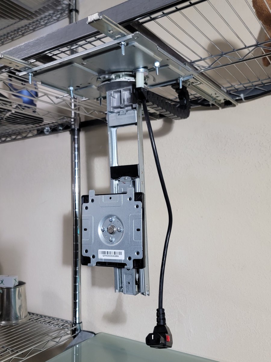 Salc0n's tweet photo. My future self is sure to be cussing if changes or replacement cables ever needs to be done haha. I need to obtain longer DP cables, but happy with how it's going so far. And ya, prob some short bolts too. Too impatient to just get things going for now haha https://t.co/g7Uz4kKUBy