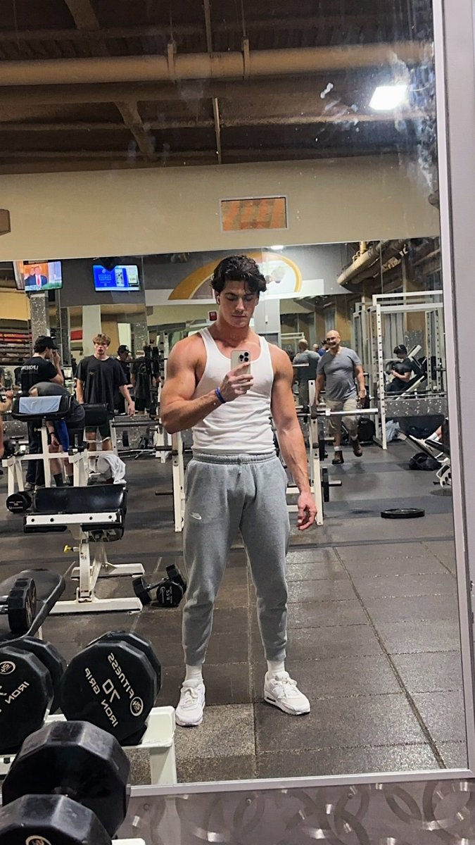 Exclusive content on my <a href="/Passes/">Passes</a> in bio!! Messaging back all day 🔥💪