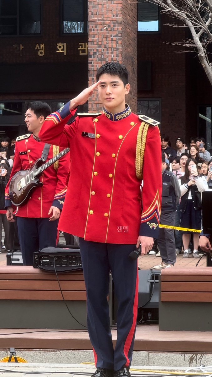 군인좋아...