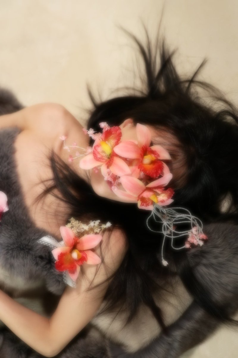 ayatollhano2's tweet photo. 『ショールとアートフラワー』
#スタジオmementomori
#ArtFlower
📷撮影 篠宮紫穂 @witasexutopia
💐アートフラワー 長尾政子 https://t.co/zwBt0nbGJm