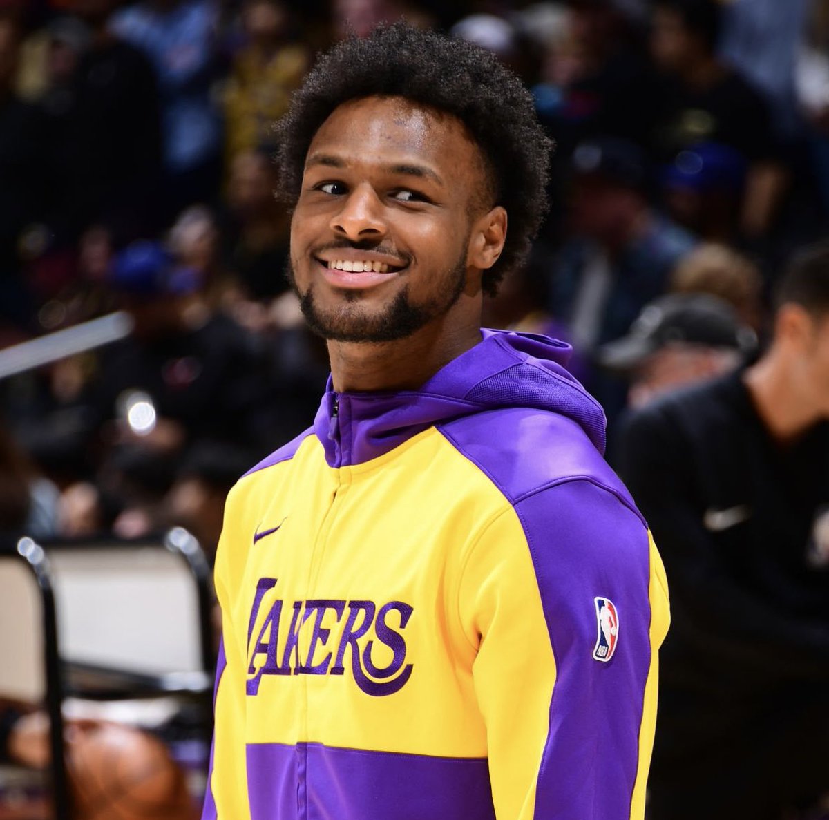 PolymarketHoops's tweet image. Bronny James is the youngest player in the G League averaging 20+ PPG, 5+ RPG, &amp;amp; 5+ APG.