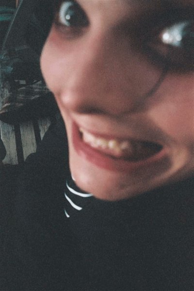 hourly gerard way (@gerardonthehr) on Twitter photo 