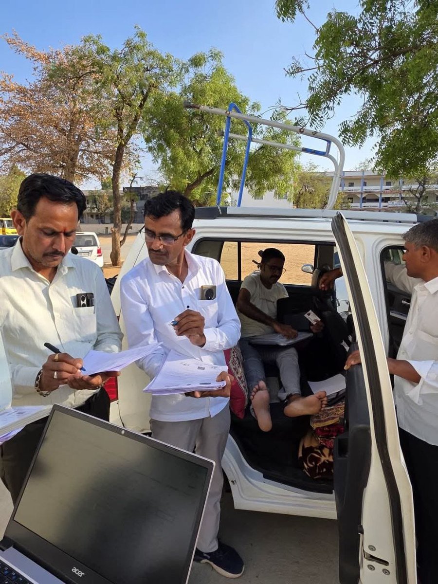 #ઉચ્ચત્તર_માધ્યમિકના_ડોક્યુમનેટ_વેરીફિકેશન_સમયે_dv_સેન્ટર_ટીમની_સરાહનીય_કામગીરી...🫡🥳❤️🙌

📌સરકારી ઉચ્ચતર માધ્યમિક શિક્ષણ સહાયક જાહેરાત ક્રમાંક નંબર 04/ 2024 અન્વયે ઉમેદવારોનું ડોક્યુમેન્ટ વેરિફિકેશન એમ બી કર્ણાવત હાઇસ્કુલ, પાલનપુર ખાતે ચાલી રહ્યું છે.

🫡જેમાં આજરોજ માનનીય