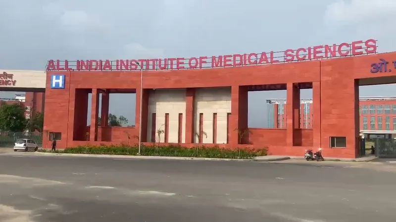JournalistSoya's tweet photo. No more need to travel to metros, AIIMS Jammu brings cutting-edge jaw surgeries to patients in J&K, Ladakh & beyond.
#FacialReconstruction
#BadaltaKashmir
#AIIMSJammu
#HealthcareForAll
#ARCFinanceGrowth
#LSGvsDC https://t.co/xtjypRlJYl