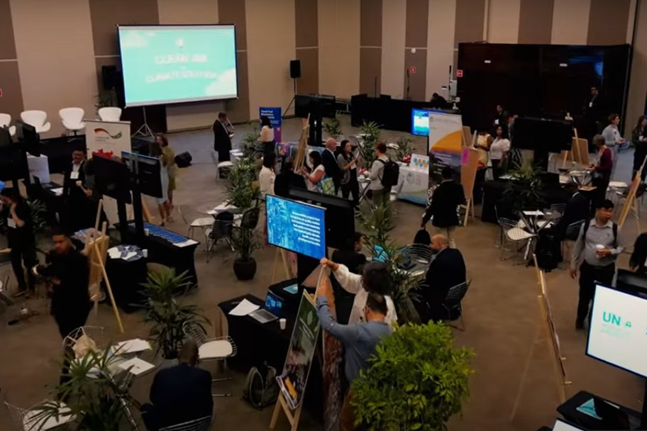 🌎CALAC+ de #COSUDE #HubRegionalLima 🇨🇭 participó en el Mercado de Ideas de la #CCAC2025, con soluciones para reducir emisiones de #SuperContaminantes en maquinaria móvil fuera de ruta en Latam. 
Evento clave rumbo a #COP30 que conecta iniciativas innovadoras con financiamiento.