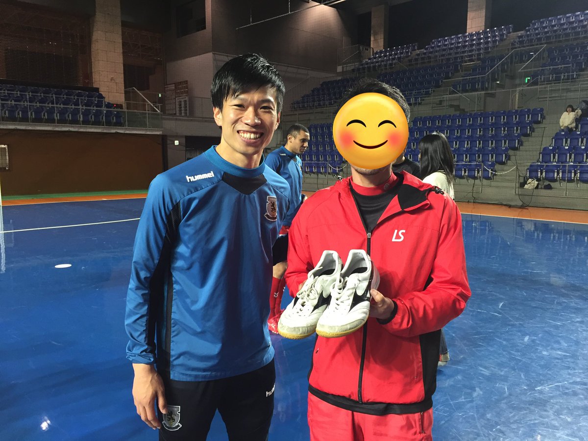 32heroT's tweet photo. @23ando7 試合会場、ファン感等で、娘に優しく接してくださり、ありがとうございました。
オーシャンズでの安藤選手の活躍が観られなくなるのは、寂しくなりますが、湘南でも変わらぬ活躍を、家族一同、応援しております。 https://t.co/OCjcjV1wmz