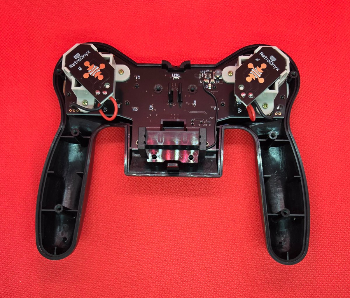 mellott124's tweet image. Virtual Boy wireless controller PCBs and receivers have shipped out. retroonyx.com/product-page/v…