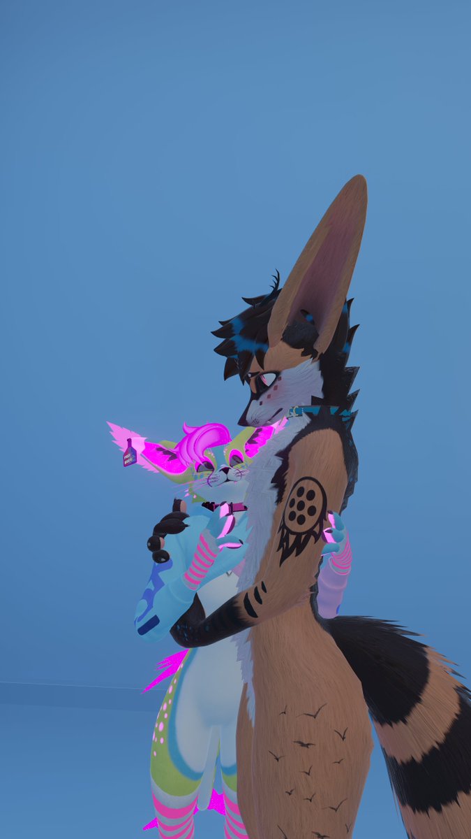 I got to hold the most gentle bean! &lt;3 was amazing seeing you again <a href="/LaunchPadFurry/">Eastea</a> Made my day!, 
cant wait for the fun crazy adventures ahead!