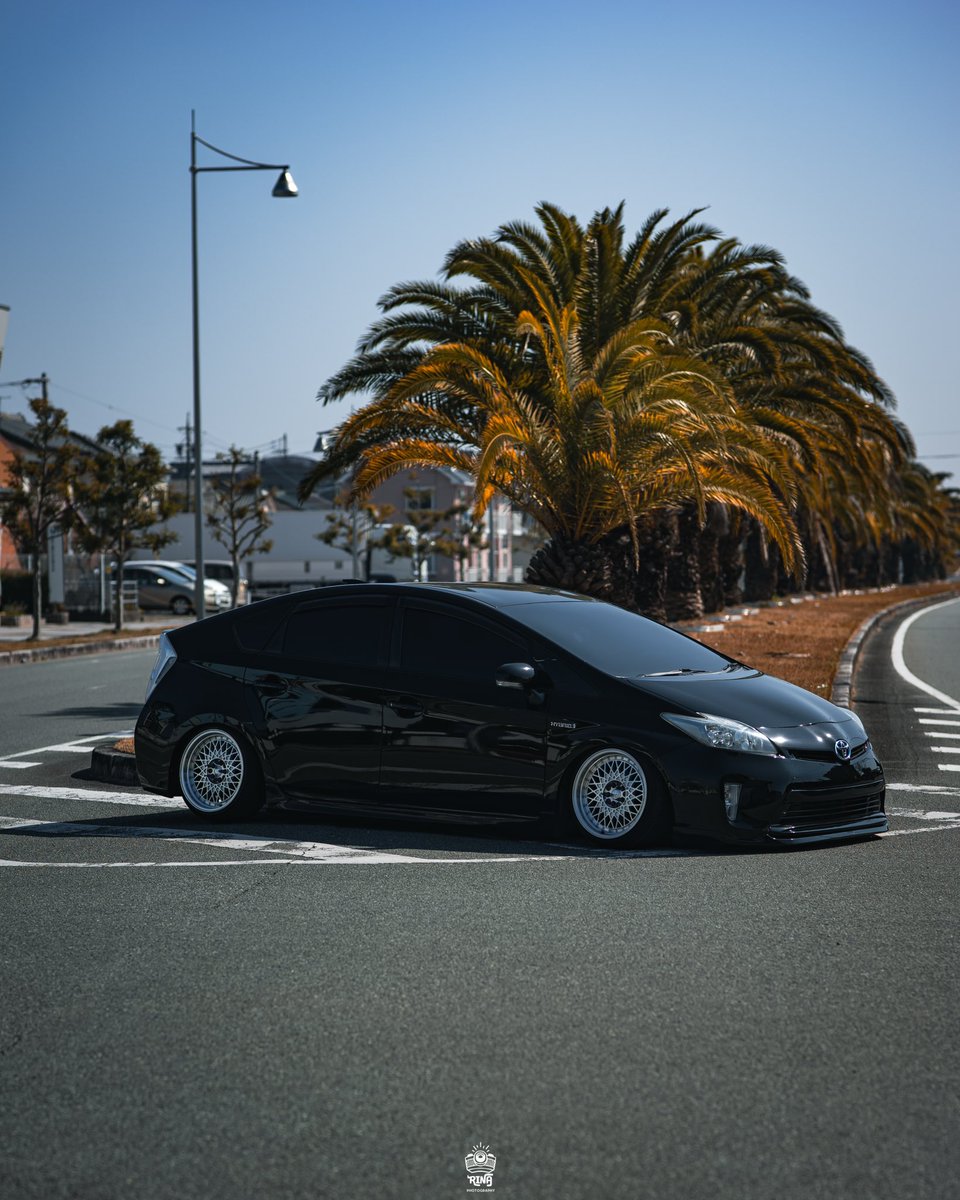 Prius_30_9999's tweet photo. 洗車してもすぐ花粉で汚れる😶😶
しても数分で汚れるし花粉😑🖕🏻🖕🏻 https://t.co/sTo7q1aCz0