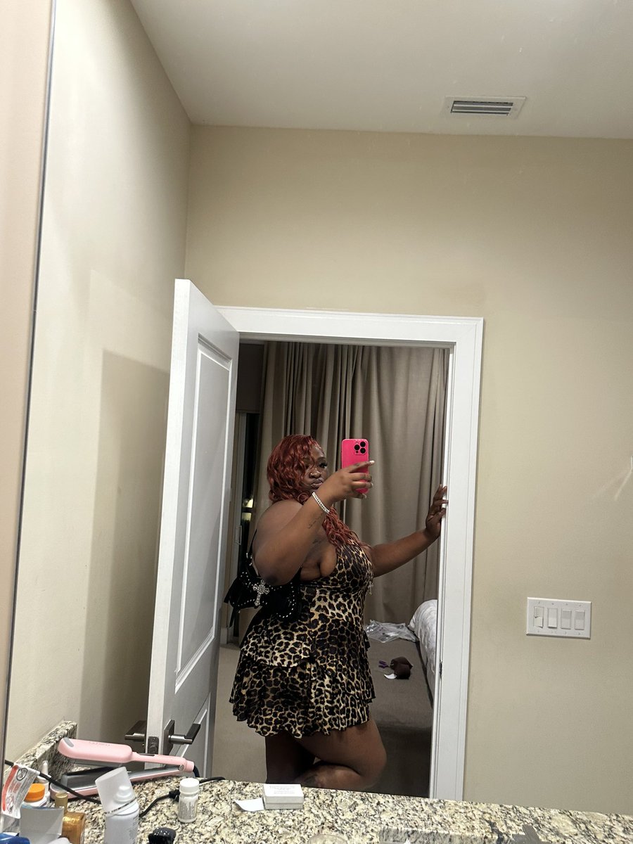 SarrahNae's tweet photo. young turnt and pretty😌 https://t.co/bZsZSG5JtF