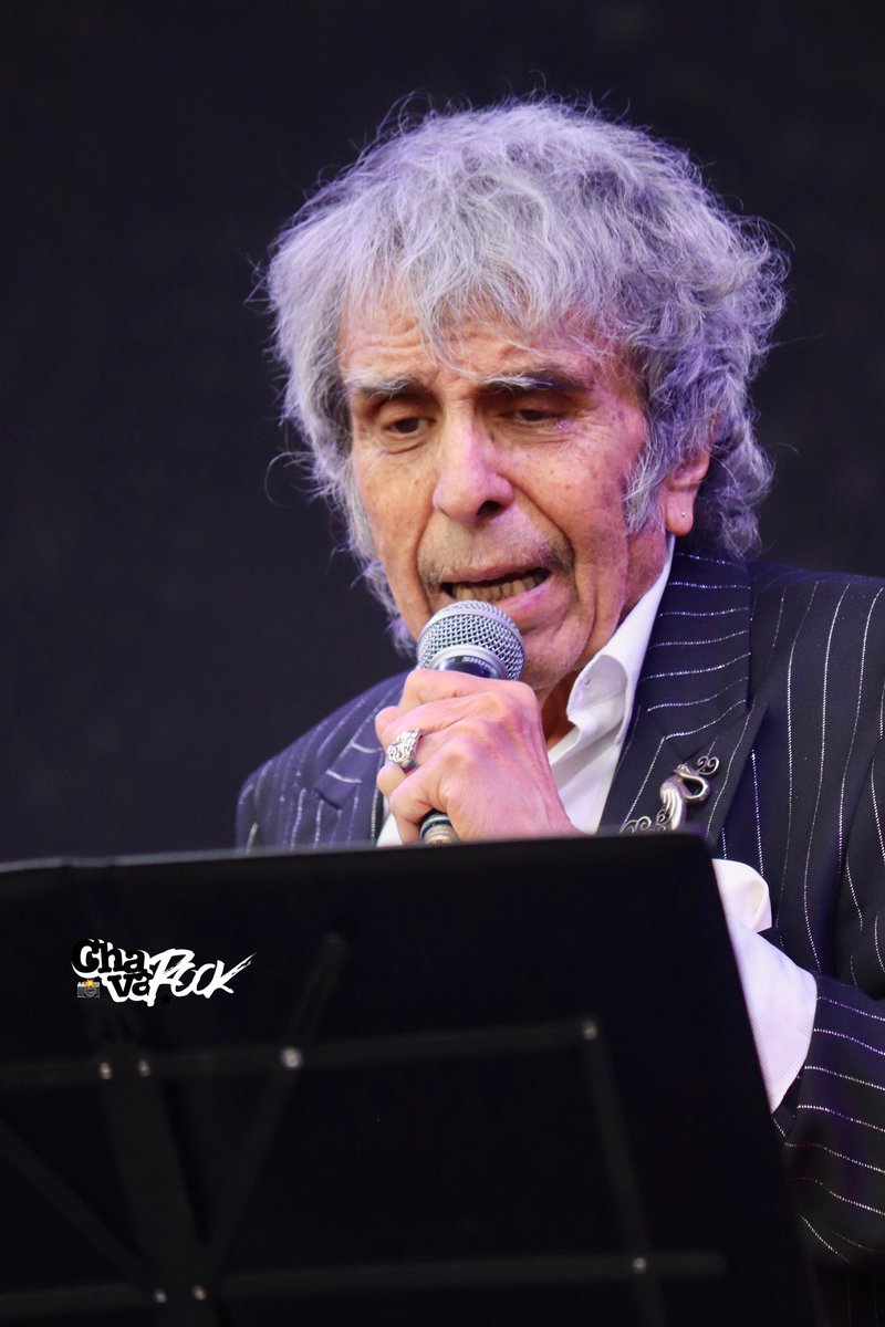 Rafael Acosta.
Festival Noche de Primavera.
22 de marzo de 2025.
Deportivo Elías Calles.
Ciudad de México.

#ChavaRock #RafaelAcosta <a href="/RafaAcosta_C/">Rafael Acosta</a>