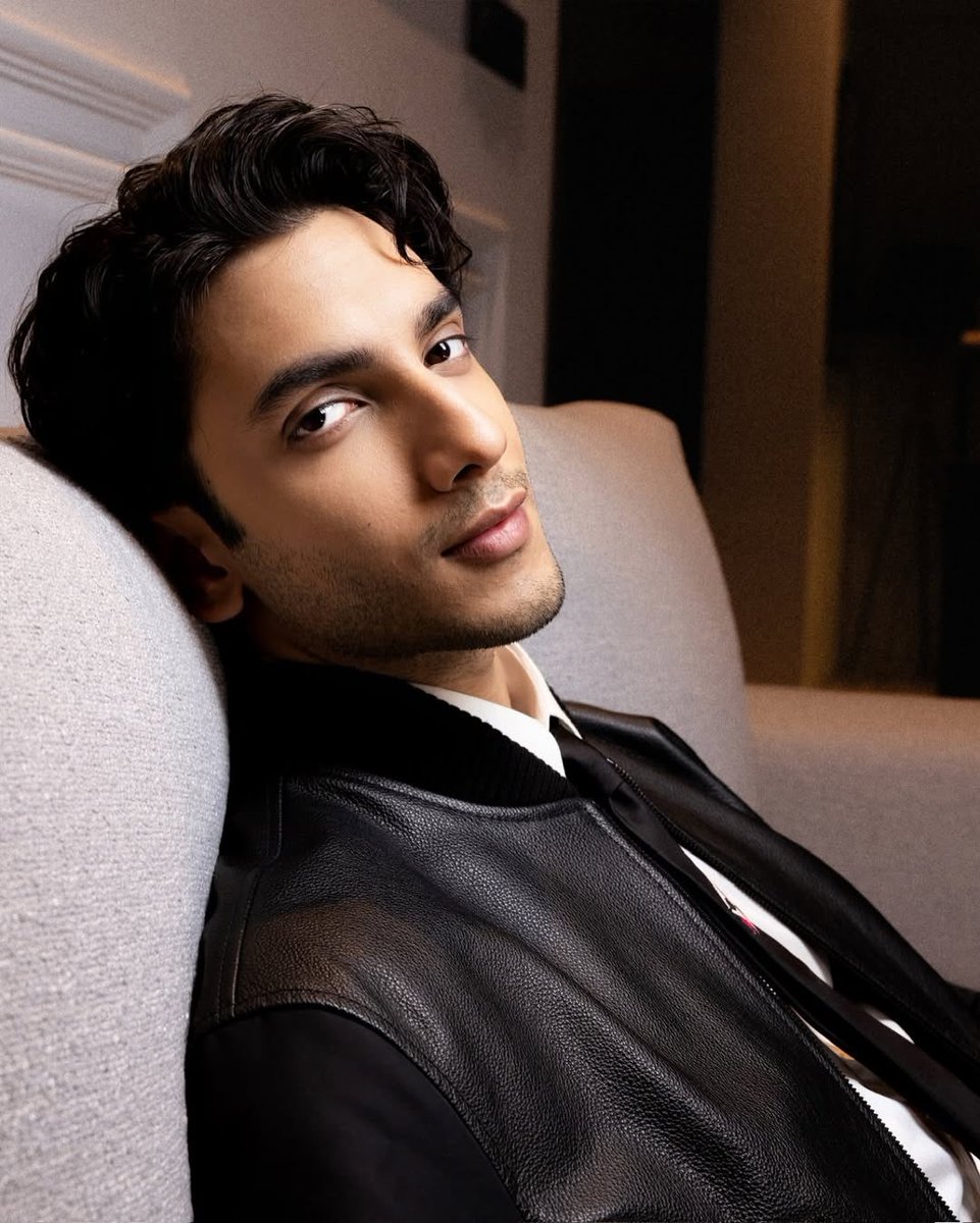 vedangrainaaaa's tweet photo. Thank you @graziaindia 🖤 https://t.co/w3ZLVRxXzd