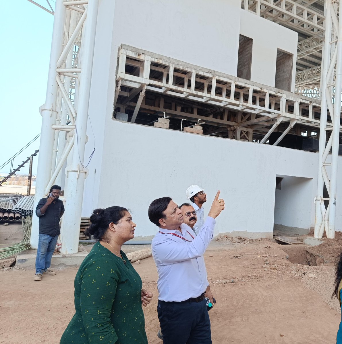 SDCL_India's tweet image. &quot;MD, SDCL, inspected Sagarmala-funded projects at Mormugao Port, Goa, to review progress, address challenges, and ensure timely execution.&quot;
#Sagarmala #MaritimeDevelopment #Infrastructure #SDCL @shipmin_india @chairmanmgpt