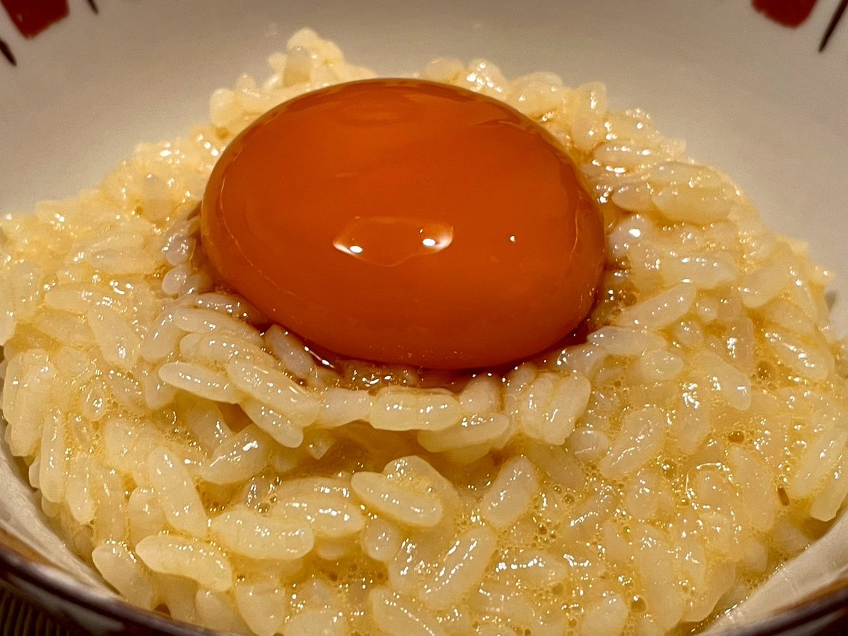 EllieJapan2022's tweet photo. Egg yolk on the rice is very popular as 卵かけご飯 in Japan, another my favorite!!!
#eggyolk #soysource #醤油 #niceyellow #popular #round #familytime #withmylove #Tokyo #Japan https://t.co/HcRJtGrg3k
