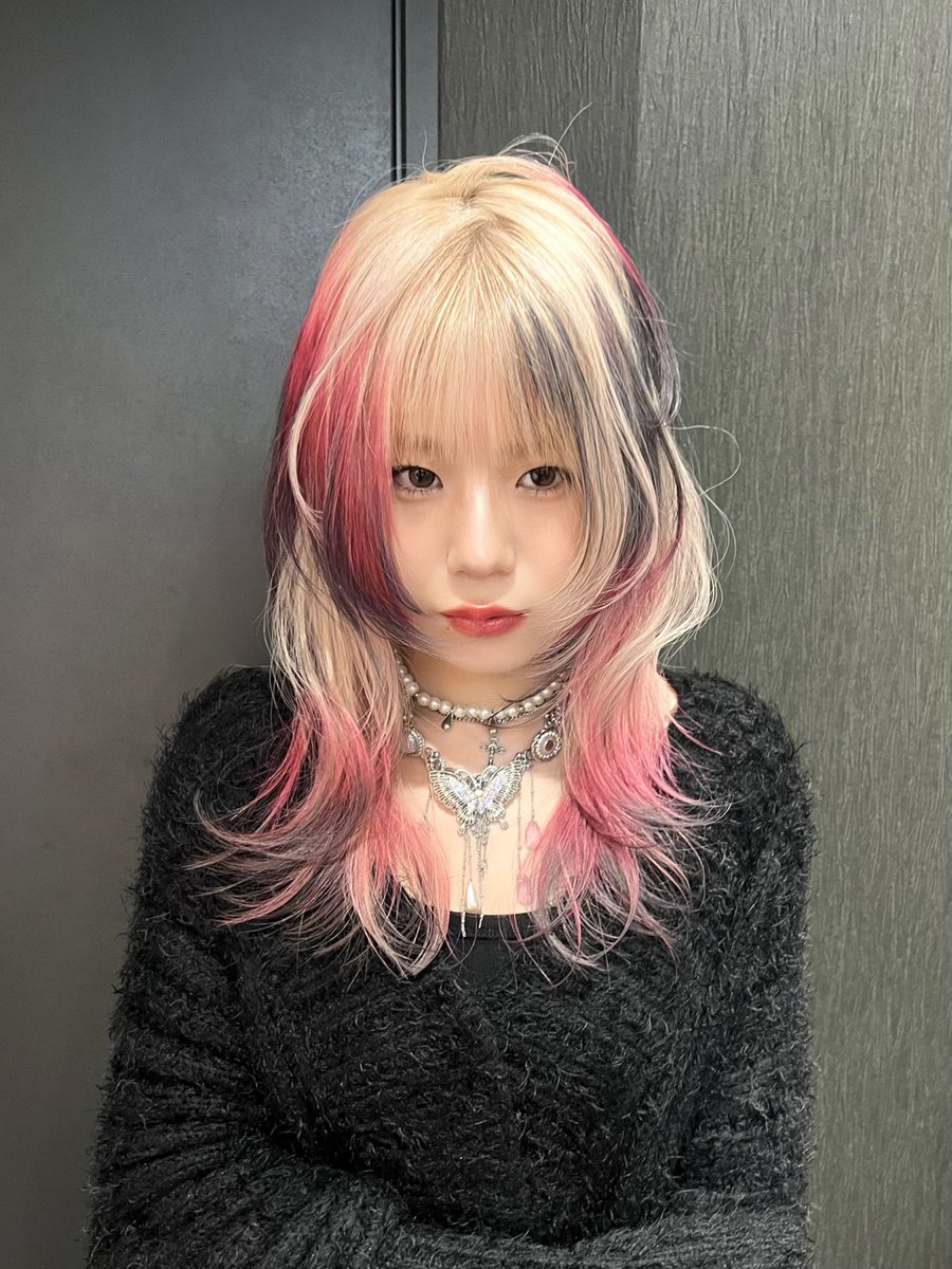 tat_0710's tweet photo. こういうどう頼んだらいいかわからないスタイルは全部お客様と一緒にデザインを決めてます💫 https://t.co/2rDHwzZsm9