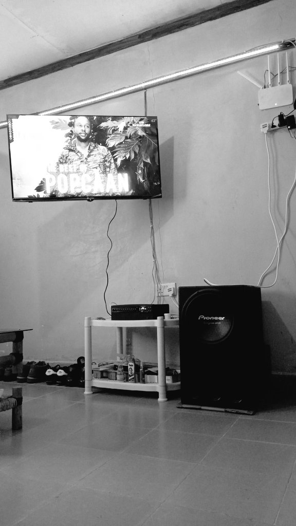 callmekimsey's tweet image. Masaa ni ya kuskiza unruly 🤘
#dancehallmusic