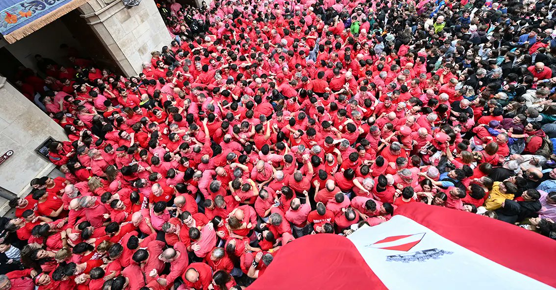 revistacastells's tweet photo. Francesc Inglés i Marc París ja lideren la @JovesValls.
▶️ Els nous cap de colla i president piloten la nova etapa de la colla:
✍️ @dprats91 
👉https://t.co/sFno7jLGNp
#castells #castellers https://t.co/Dy6rV6x0w1