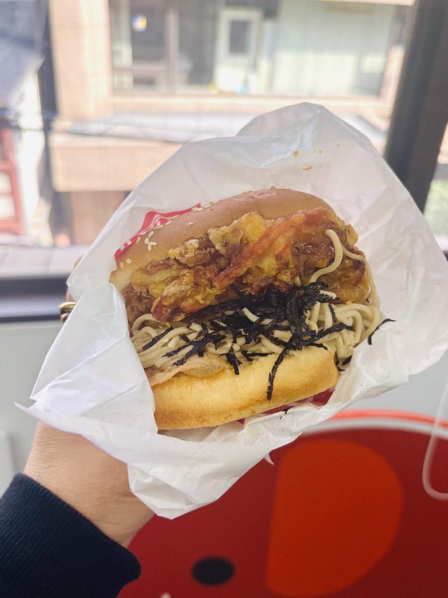 轟焦凍のかき揚げ天ざるそばバーガー🍔 嘘の様な誠。 驚くほど美味しい