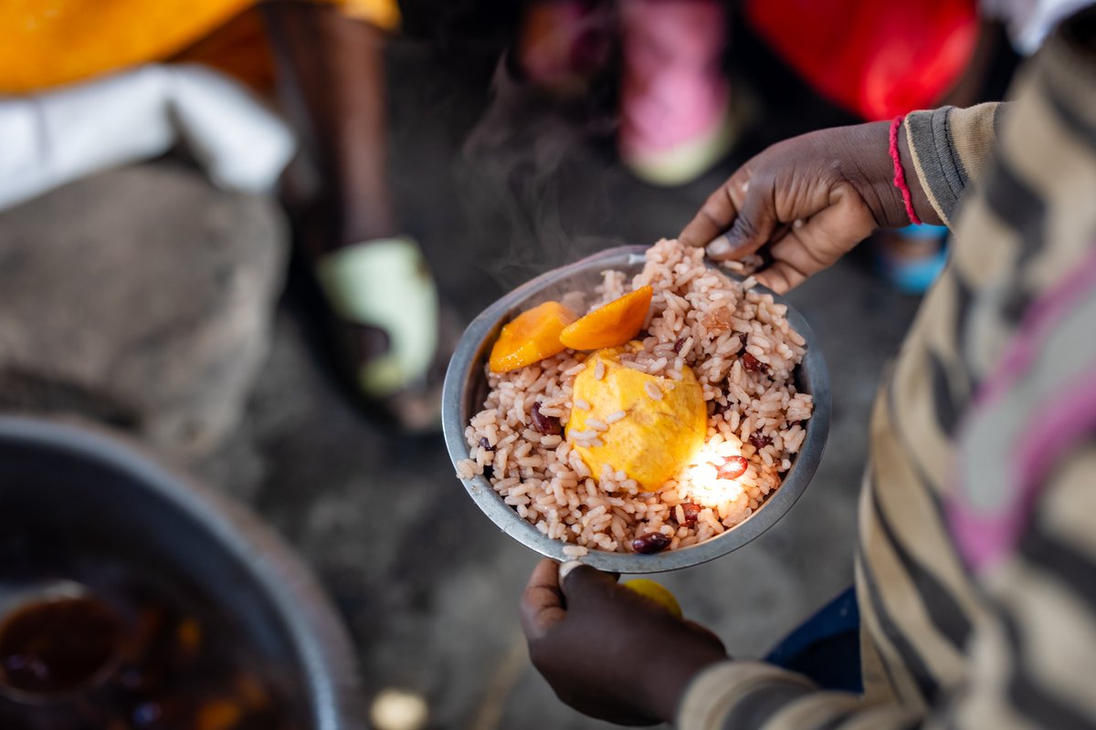 WFP in Kenya (@wfp_kenya) on Twitter photo ‘In this county, we face food scarcity which hampers learning. When our pupils are assured of food, they turn up in high numbers.’
Joselyn, a teacher in Tana River says <a href="/WFP/">World Food Programme</a>-supported school meals give children access nutritious foods and the wings to go after their dreams. ‘In this county, we face food scarcity which hampers learning. When our pupils are assured of food, they turn up in high numbers.’
Joselyn, a teacher in Tana River says <a href="/WFP/">World Food Programme</a>-supported school meals give children access nutritious foods and the wings to go after their dreams.