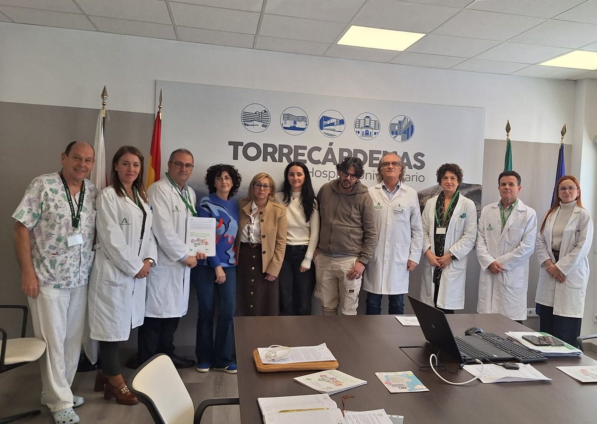 🤝🏥 Reunión con la Asociación ASTEA, una asociación creada en 2017 y que cuenta con más de 130 familias inscritas, especialmente del Levante almeriense 🌍.

💙 Gracias por vuestro trabajo y dedicación.

#TEA #Autismo #CuidemosACuienesNosCuidan
<a href="/saludand/">Consejería de Salud y Consumo</a> @almeriajunta
