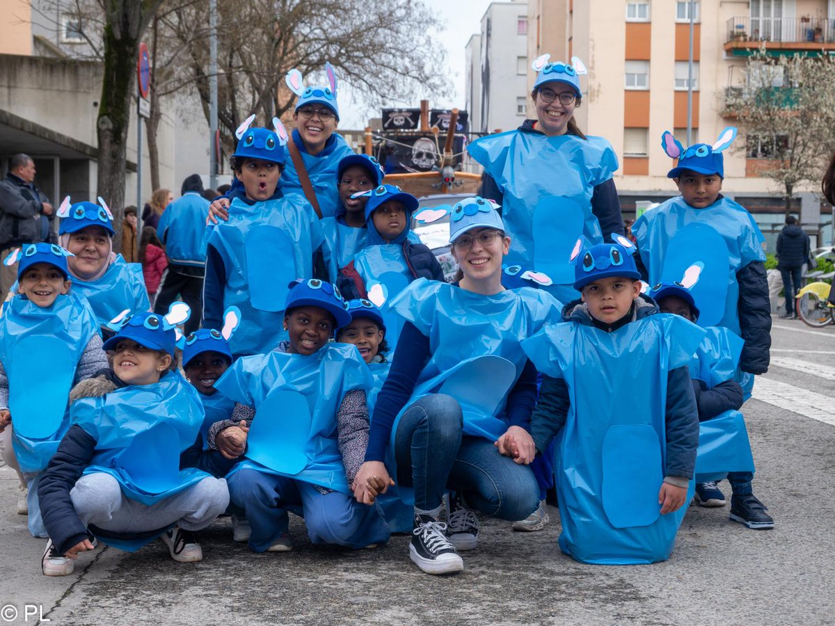 PESGirona's tweet photo. Aquest dissabte dia 22, els nens i nenes del CO de Can Gibert i Santa Eugènia han participat en el carnaval del barri un cop més!!

Ha estat una experiència molt divertida per a tots i totes!!
#seguimfentbarri #carnaval2025 https://t.co/VXNkXnxexZ