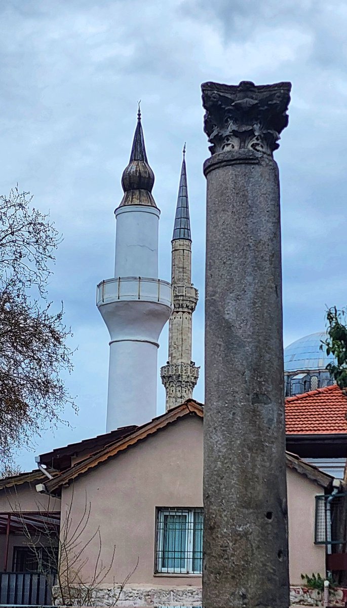 meydan_erdem's tweet photo. Mithat Cemâl Kuntay'ın "Üç Istanbul" romanı gibi... https://t.co/FwRor62b56