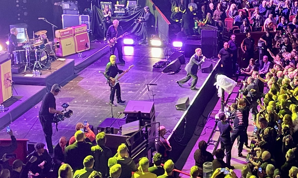 JimTAppleby's tweet photo. Wow - what a set from @CarterandCJM (@frankcarter23 @GlenMatlock Paul Cook and Steve Jones, aka The Sex Pistols), who punk rocked the @RoyalAlbertHall on the opening night of @TeenageCancer week. Frank Carter ‘mosh pitted’ the RHA!! https://t.co/W1oxRJisOR