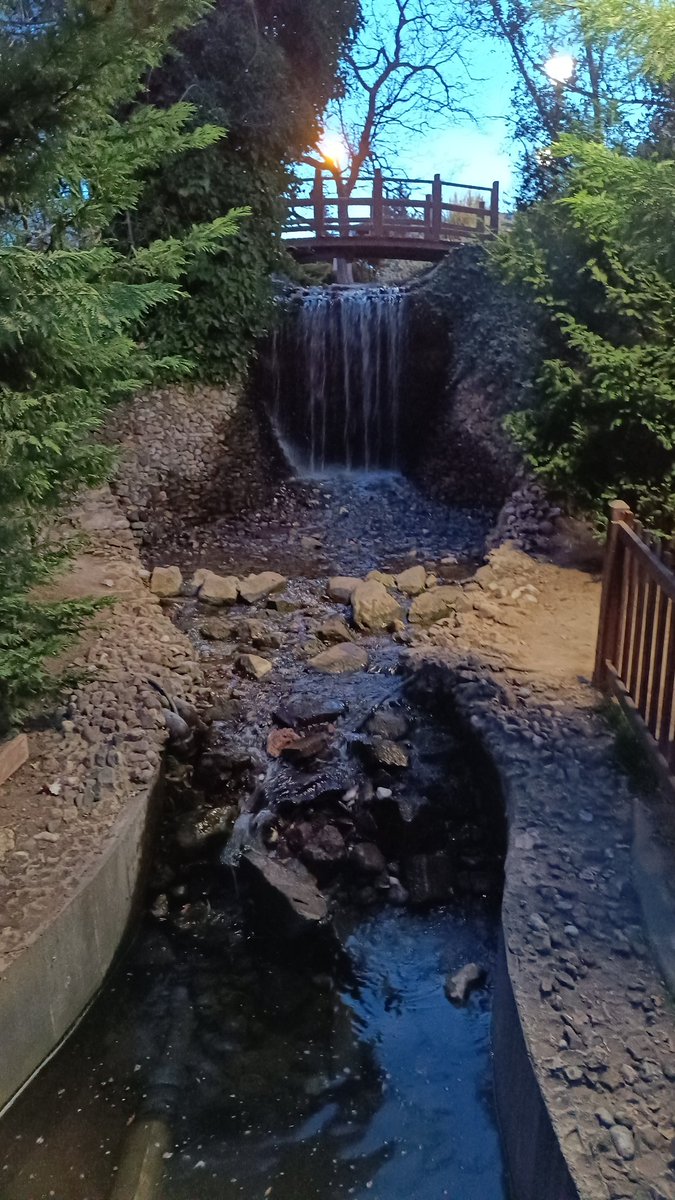 Günaydın kış bitti gri bulutlar dağılıyor güneş ☀️ doğdu doğacak 🫶🫶🫶🕣