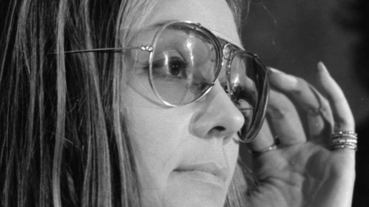 "Una mujer sin un hombre es como un pez sin bicicleta"

Gloria Steinem