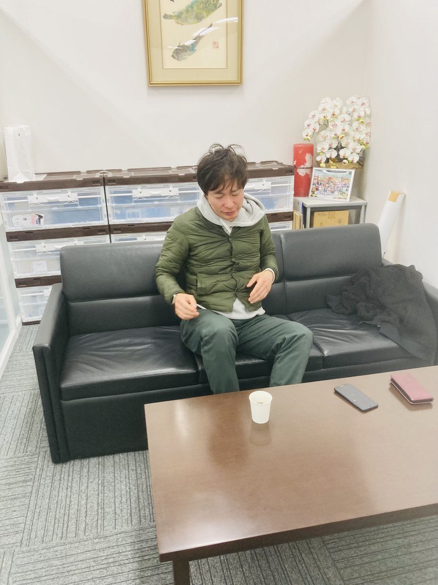 マシンガンズ2人がお送りする音声配信番組「ネガ⇒ポジ」
次回の生配信は3月28日（金）20時頃となりました！
是非お付き合いください！

YouTube→ youtube.com/live/-xPM1jxOC…
Radiotalk→ radiotalk.page.link/NGNYsbCbNsqsah…

写真は前回上げ忘れた、おどけ堀さんと寝起き沢さんです。

#マシンガンズ
#ネガポジ