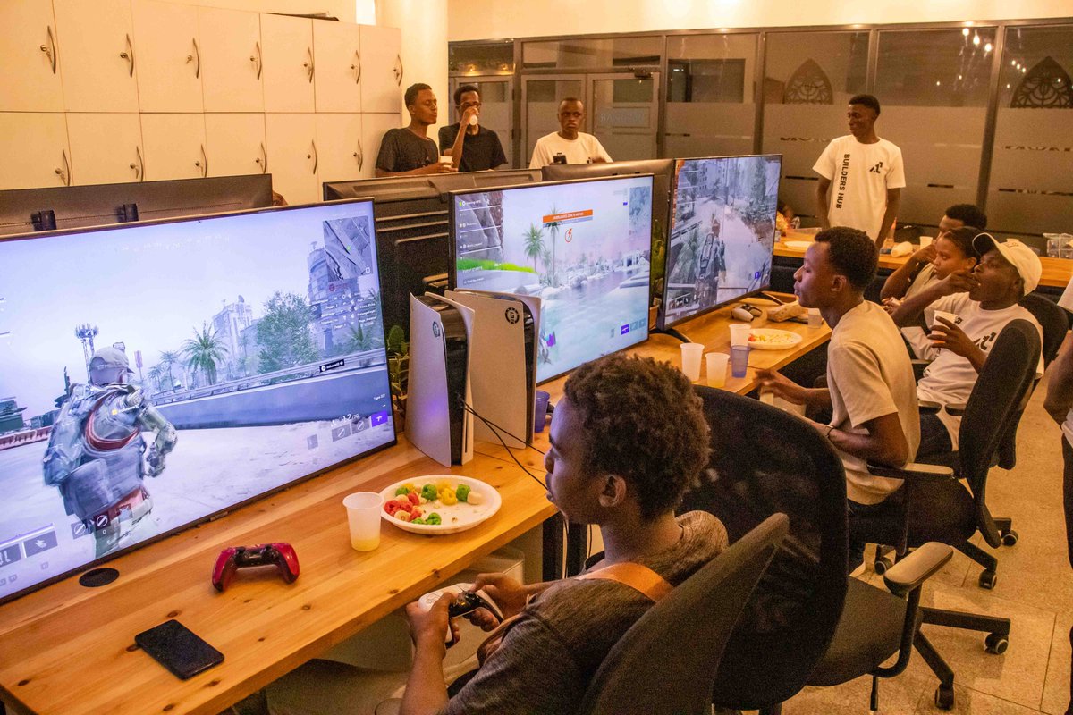 Lav🔺 (@lavenderesther1) on Twitter photo Asante Mombasa for an enriching experience with Computer Science students from TUM, builders from <a href="/AfribotRobotics/">Afribot Robotics</a> & the local gaming community. Our first series of tech workshops & game nights🔺 at the 🇰🇪Coast.Grateful for <a href="/AvaxAfrica/">Team1 Africa 🔺️🌍</a> <a href="/AvaxTeam1/">Avalanche Team1</a> <a href="/cryptochimba/">Chimba 🔺</a> <a href="/doroungerlee/">Doro Unger-Lee 🔺🎓🚀</a> 🫶 Asante Mombasa for an enriching experience with Computer Science students from TUM, builders from <a href="/AfribotRobotics/">Afribot Robotics</a> & the local gaming community. Our first series of tech workshops & game nights🔺 at the 🇰🇪Coast.Grateful for <a href="/AvaxAfrica/">Team1 Africa 🔺️🌍</a> <a href="/AvaxTeam1/">Avalanche Team1</a> <a href="/cryptochimba/">Chimba 🔺</a> <a href="/doroungerlee/">Doro Unger-Lee 🔺🎓🚀</a> 🫶
