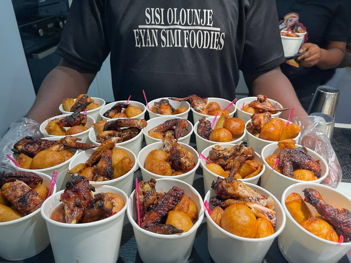 Vendor wey dey always deliver 🤭😁Celebrity Vendor 😌🤭

Ruth Kadiri called, and I answered 😁

I deliver my polling unit so well, with good results. Sisisimifoodies deliver so well. 

Cc:<a href="/Simifoodies/">Sisi Olounje</a>