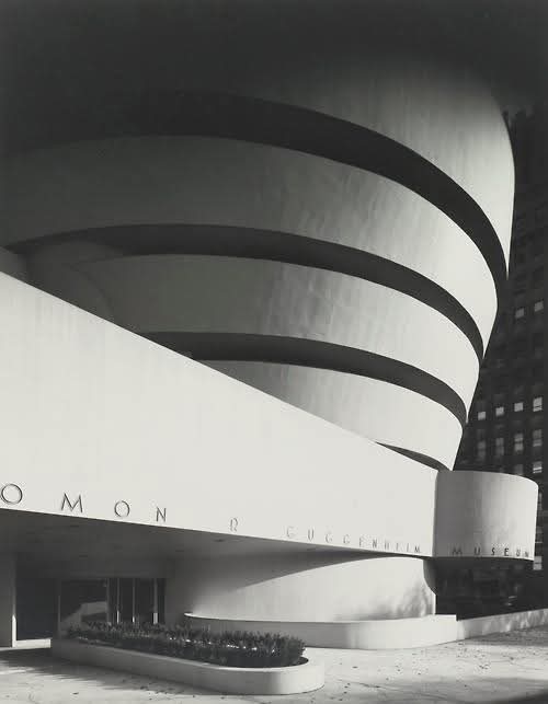 Guggenheim Museum, Frank Lloyd Wright, New York City, c. 1959 — Ezra Stoller
#architecture #arquitectura #FrankLloydWright #Wright #Museum #Guggenheim #EzraStoller