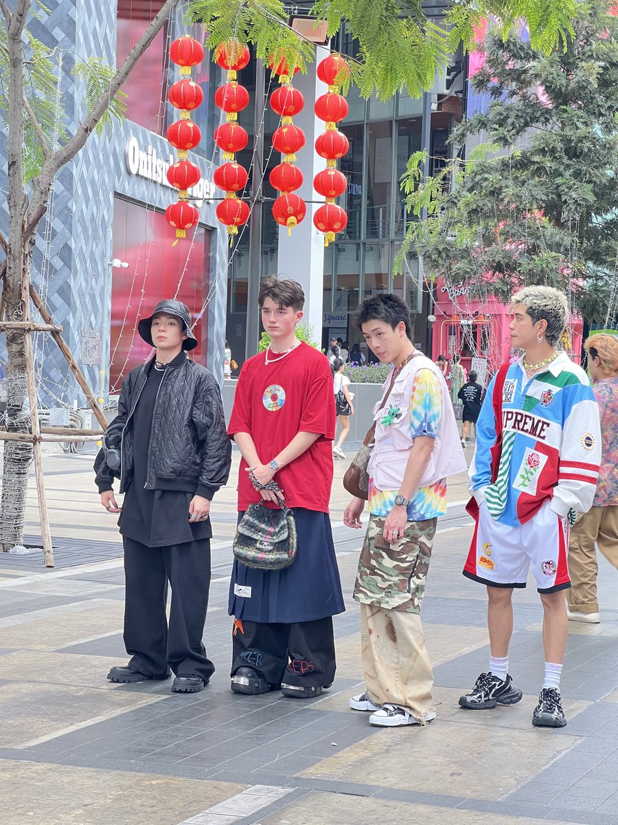 Milestone ชีวิต ❤️ #GELBOYSสถานะกั๊กใจ 

เลไม่รู้จะเริ่มยังไงเลยอ่ะ ทุกอย่างเกิดขึ้นเร็วมากๆและแอบไม่อยากจะเชื่อด้วยซ้ำว่าสิ่งที่เกิดขึ้นเป็นเรื่องจริง5555
;
(มีต่อ อีกเยอะ)