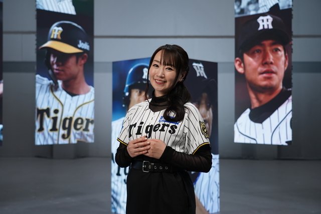TigersDreamlink's tweet photo. 『 #みんなで六甲おろし 2025』球団創設90周年を迎える今シーズンは声優界のトップランナー「水樹奈々」さんにご出演をいただきます！
また、球団OBや過去の名シーンを交えた90周年ならではの特別バージョンとなっています。
『みんなで六甲おろし2025』は京セラドーム大阪でのホーム開幕戦から球場放映をスタート！球団HPでも3/31(月)まで期間限定で配信します！！
▼詳細はこちら
https://t.co/Oafbq8YT54

#90th
#阪神タイガース
#鼓動を鳴らせ_虎道を進め