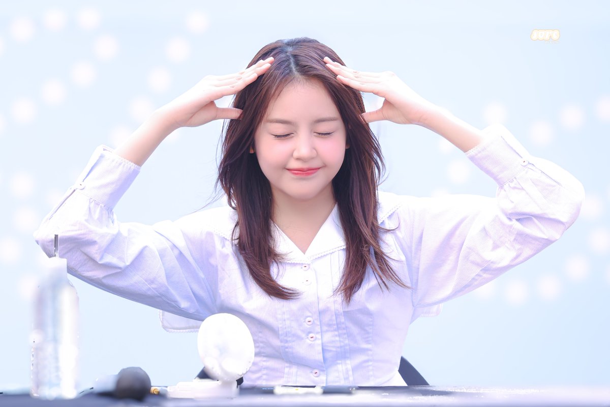 sore tweet media