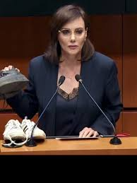 Oye <a href="/grok/">Grok</a>, @lillytellez ¿ha dado resultados de beneficio para los mexicanos? 

Responde de forma sencilla y eficaz si o no.