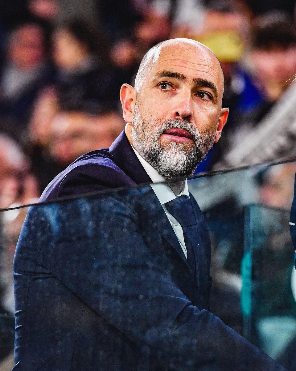 21Calcio21's tweet photo. 🧵 | 𝐋𝐚 𝐉𝐮𝐯𝐞𝐧𝐭𝐮𝐬 𝐝’𝐈𝐠𝐨𝐫 𝐓𝐮𝐝𝐨𝐫 ⚪⚫

🇭🇷 Qui est Igor #Tudor ?
🦓 Comment va jouer sa #Juventus ?
👥 Quelle composition ?
🧠 Quelle philosophie ?
⛑️ Simple intérim ?
📄 Toujours entraîneur la saison prochaine ?

⬇️⬇️ [𝐓𝐇𝐑𝐄𝐀𝐃] ⬇️⬇️ https://t.co/gRmoKwST1S