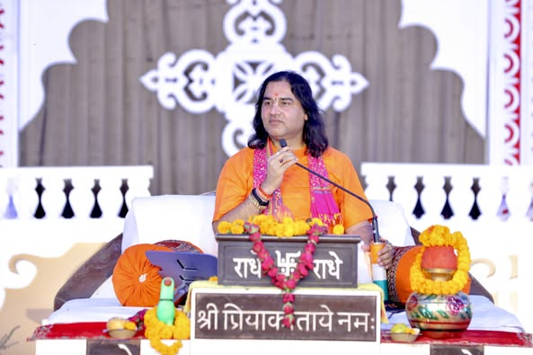 AdhyatmikN's tweet photo. सहरसा, बिहार में पूज्य श्री @DN_Thakur_Ji के सानिध्य में भागवत कथा का आयोजन हो रहा है। वहाँ किसी भी प्रकार के संसाधनों की अनुपस्थिति के बावजूद अपार जनसैलाब उमड़ पड़ा है। यह यदि भक्ति नहीं तो और क्या है? यह प्रेम, श्रद्धा और आस्था की शक्ति है ।
#katha #bhakat #bhakti #Bihar https://t.co/fHB3k4c97W