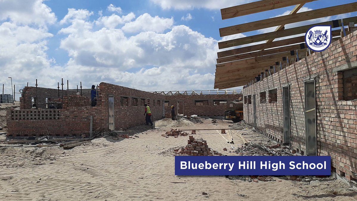 DavidMaynier's tweet photo. IN PROGRESS:
Our team is making great progress on the new Blueberry Hill High School in Blue Downs, as part of our #RapidSchoolBuild programme to deliver more school places in high demand areas in the Western Cape. https://t.co/G56AM3stp4