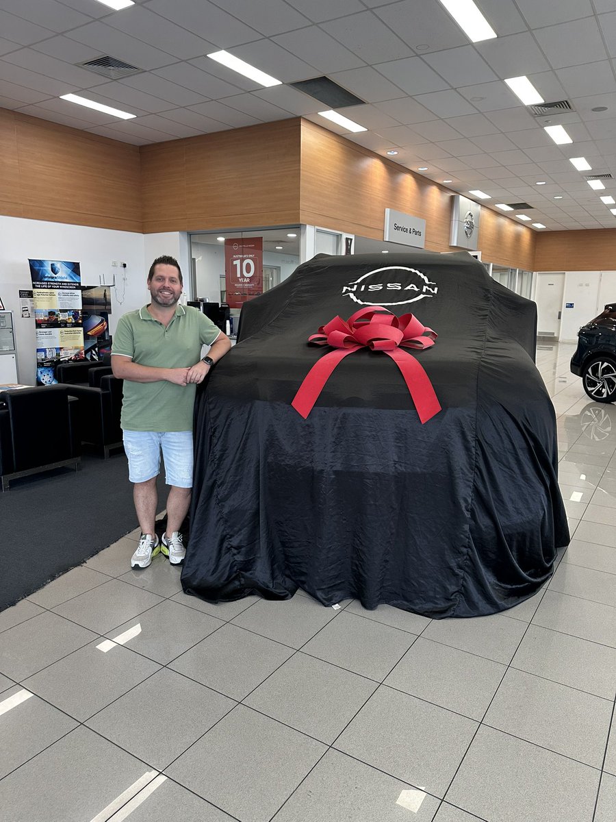 _Dans_World's tweet image. So on the weekend Daniel and I got some new wheels.. I’ve always wanted a #Nissan #Patrol. It will tow the new caravan with ease, and got black to match the van! 😁