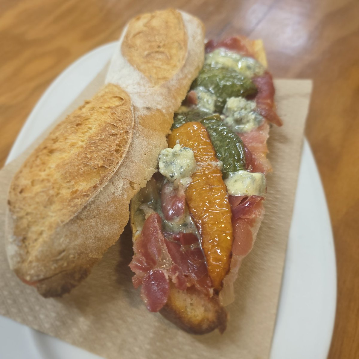 Bodega Montferry (@bodegamontferry) on Twitter photo Bon dia per avui entrepĂ de pernil salat amb pebrot fregit i formatge blau. Salut <a href="/DO_sants/">D.O. Sants</a> #entrepadeldia Bon dia per avui entrepĂ de pernil salat amb pebrot fregit i formatge blau. Salut <a href="/DO_sants/">D.O. Sants</a> #entrepadeldia