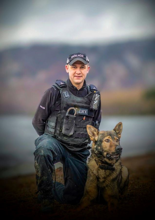PSOSDogs's tweet image. After a pursuit in Inverness, #PDWolf &amp;amp; his leash holder found the car abandoned. Wolf tracked the across fields, over burns &amp;amp; through woods. Their persistence paid off, tracing 2 suspects in a field. The naughty driver was arrested after failing both breath &amp;amp; drugs tests.
