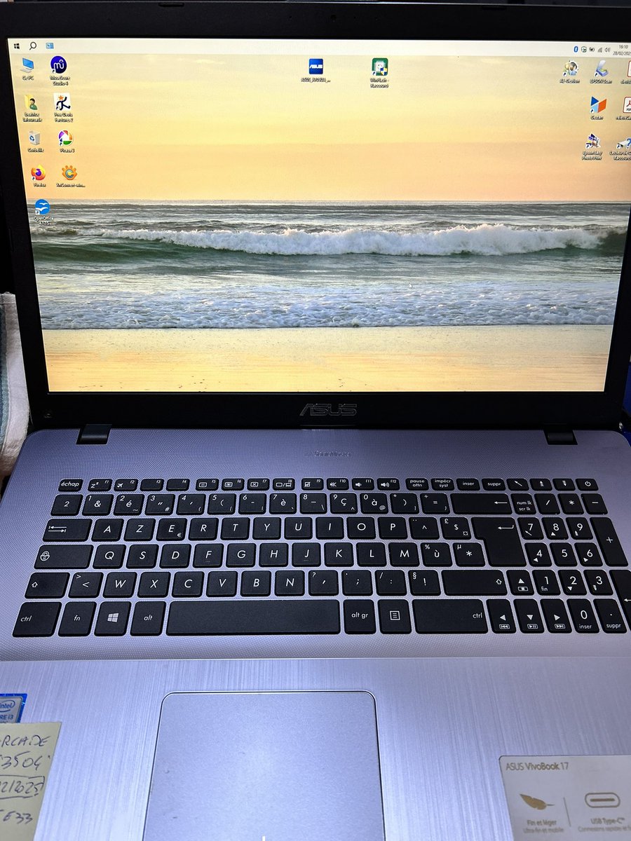 DeclicPc's tweet image. Bon Mardi à tous les geeks du pixel ! 🤓 Votre PC rame plus qu'un escargot en goguette ? 🐌💻 Passez nous voir, on lui fera une cure de jouvence ! 💪🔧 Et n’oubliez pas, une souris heureuse est une souris efficace ! 🖱️✨ #TechTuesday #PCLove #Informatique