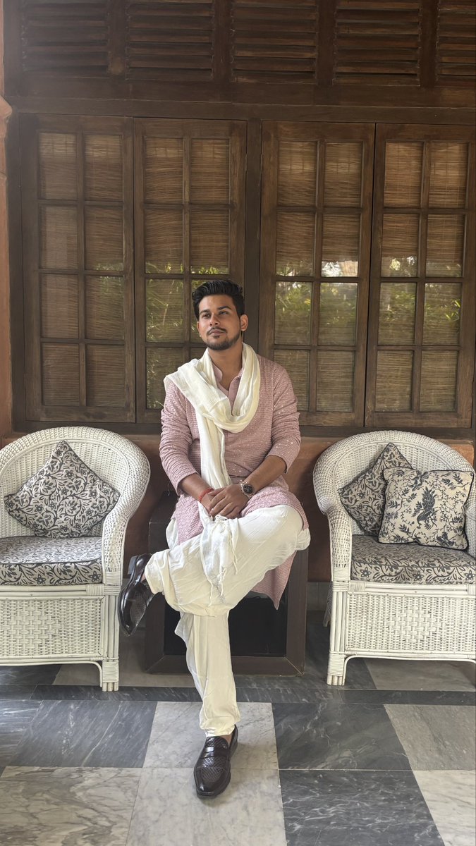 SrijonBanerjee4's tweet photo. After a long time , way back to Twitter 

#pink #traditional #trending  #kolkata #kurta #white #favorite #photo #India https://t.co/BDe4sHbz3A
