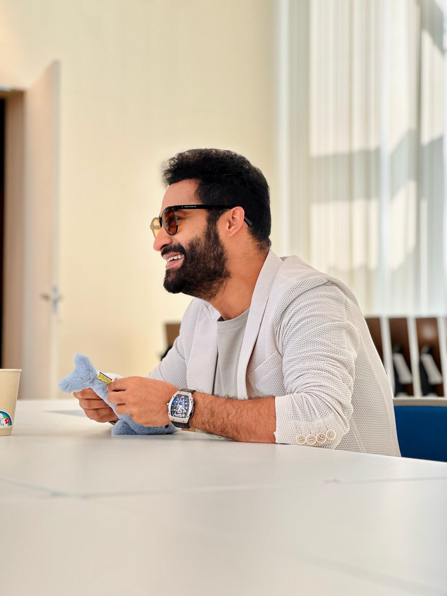 NTR2NTRFans's tweet photo. Classy @tarak9999 👌👌🤍🤍 https://t.co/thvf0aV4kk