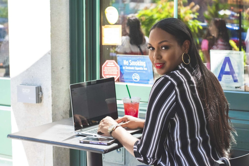 quitekatie's tweet image. Whether it&apos;s through educational content or captivating stories, make sure you&apos;re the guide in their quest, not the distracting billboard

Read more 👉 lttr.ai/Acz8u

#AvoidCommonPitfalls #PinterestMistakes #DigitalMarketing