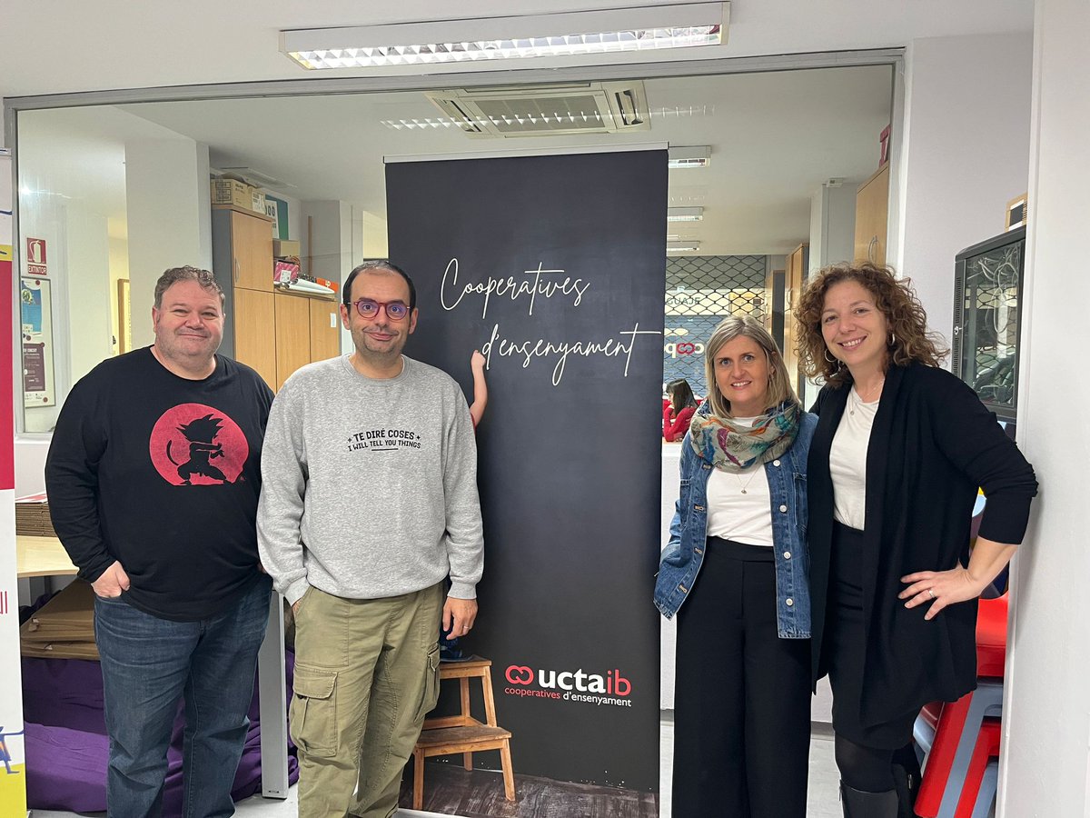 ☕ Divendres compartírem un cafè amb @angelaguilop, que presentarà el nostre XIV Concert Solidari Cooperatiu al @TeatrePrincipal🎶 Li explicàrem com serà el concert i el paper clau del presentador. Tot per ajudar les escoles cooperatives valencianes @la_ucev #EscolesCoop🎼💙