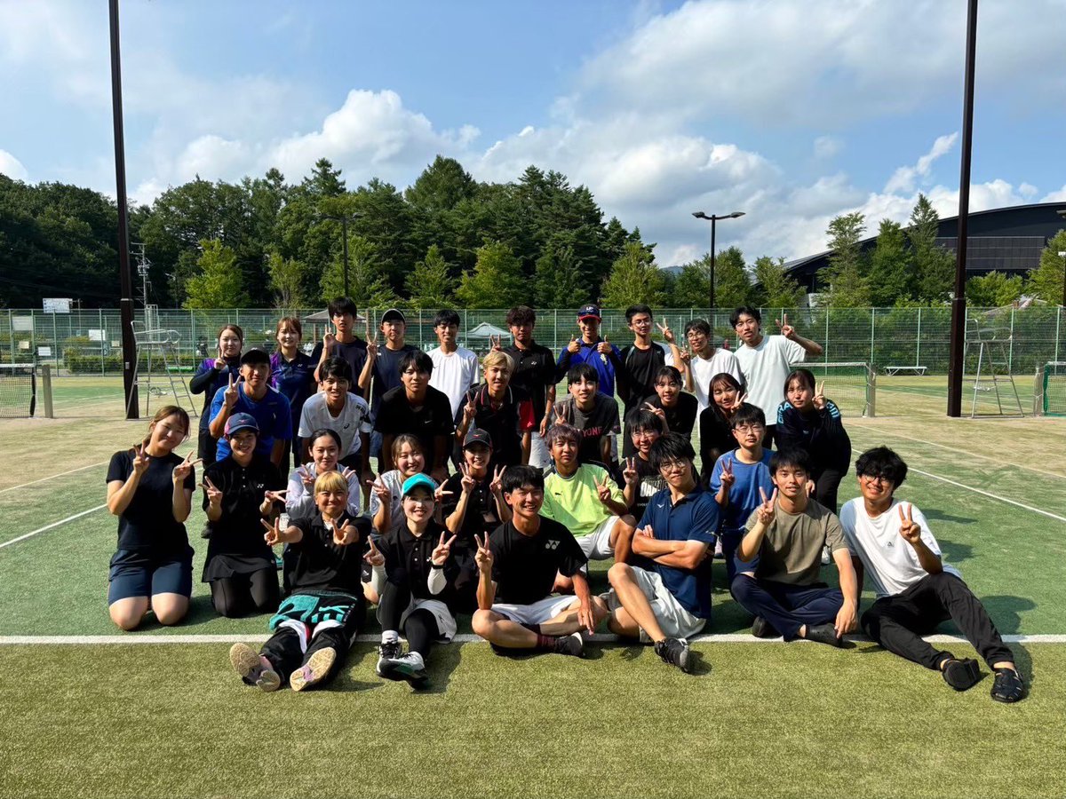AkitaMedST's tweet photo. こんにちは！
秋田大学医学部軟式テニス部です😊
秋田大学医学部に後期日程で合格された
皆さんおめでとうございます🌸
残り少ない春休み思いっきり楽しんでください😊！

そして、軟式テニス部は新入部員募集中です！興味がある方はDM下さい✉️
大学生活に関する質問も大歓迎です！！

#春から秋田大学 https://t.co/IyiMh6Suu1
